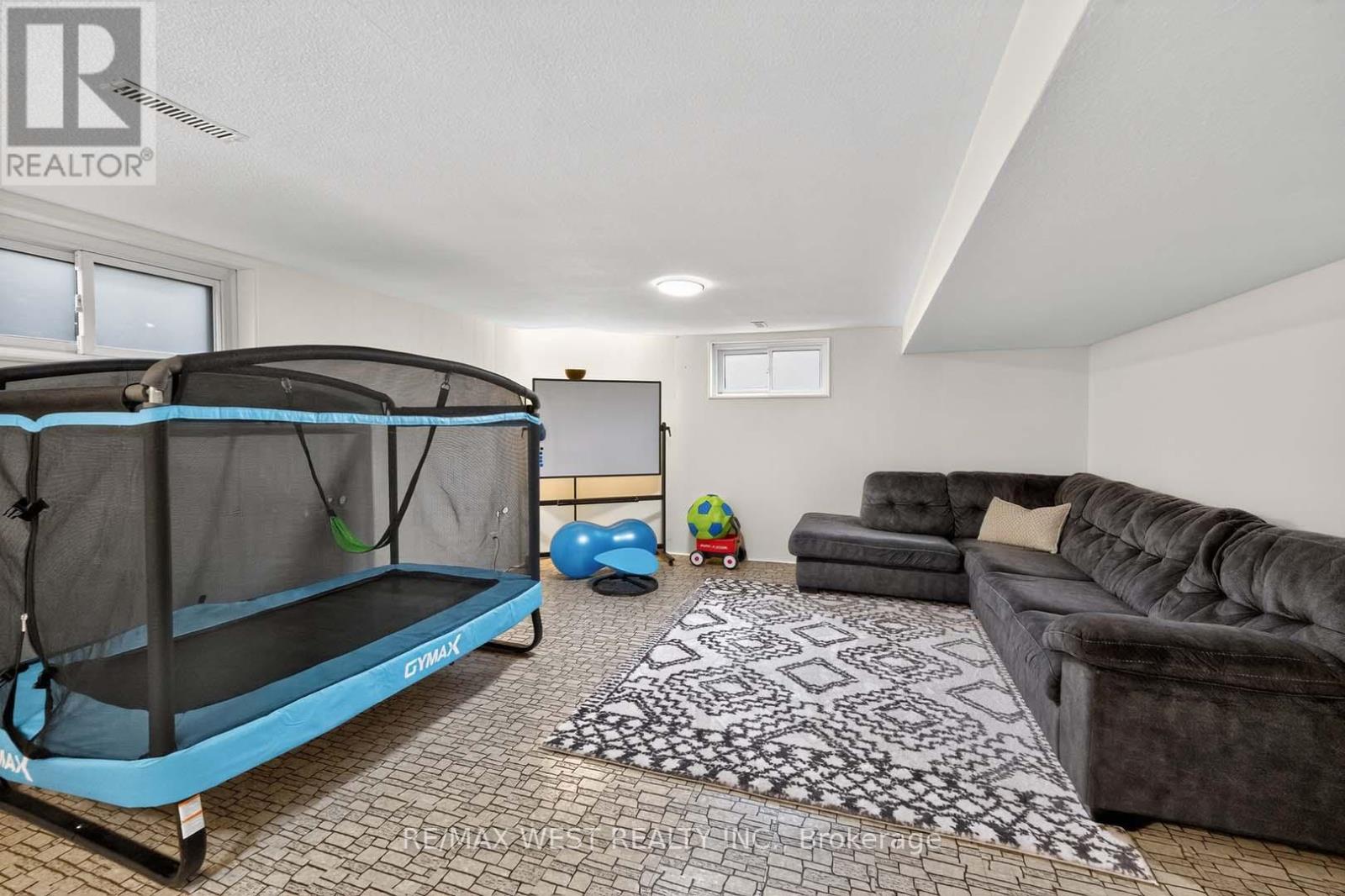 43 ST GEORGES BOULEVARD - 36