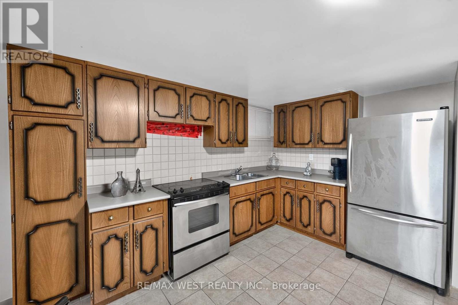 43 ST GEORGES BOULEVARD - 40