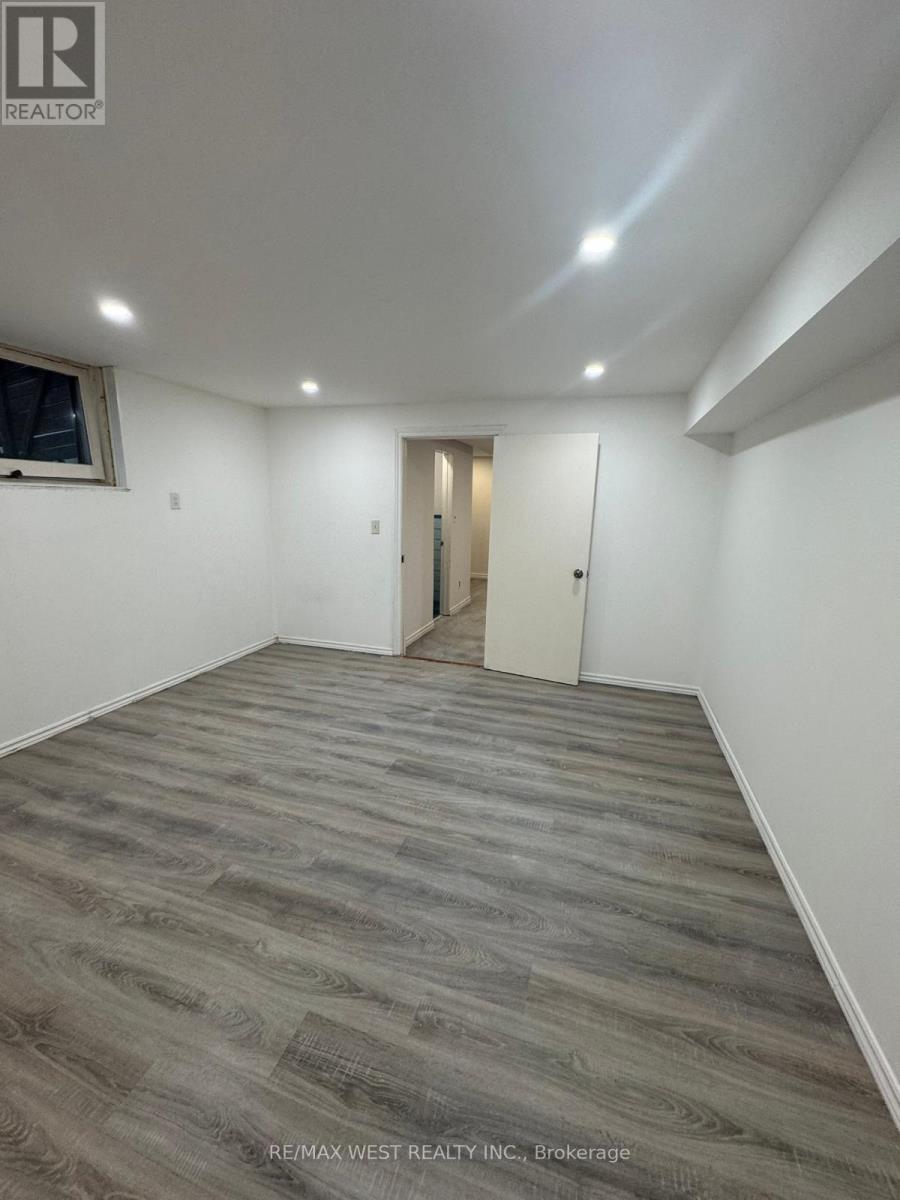 29 FULWELL CRESCENT - 21