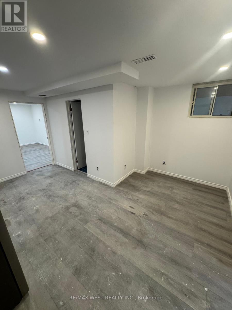 29 FULWELL CRESCENT - 25