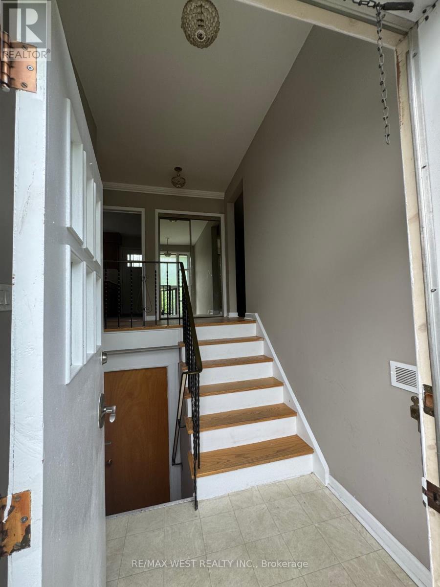29 FULWELL CRESCENT - 27