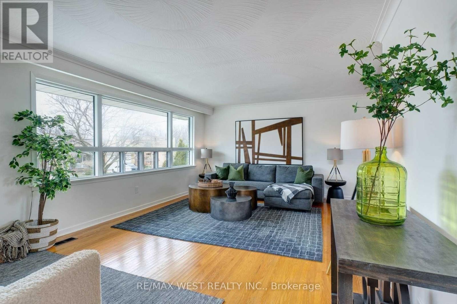 29 FULWELL CRESCENT - 3