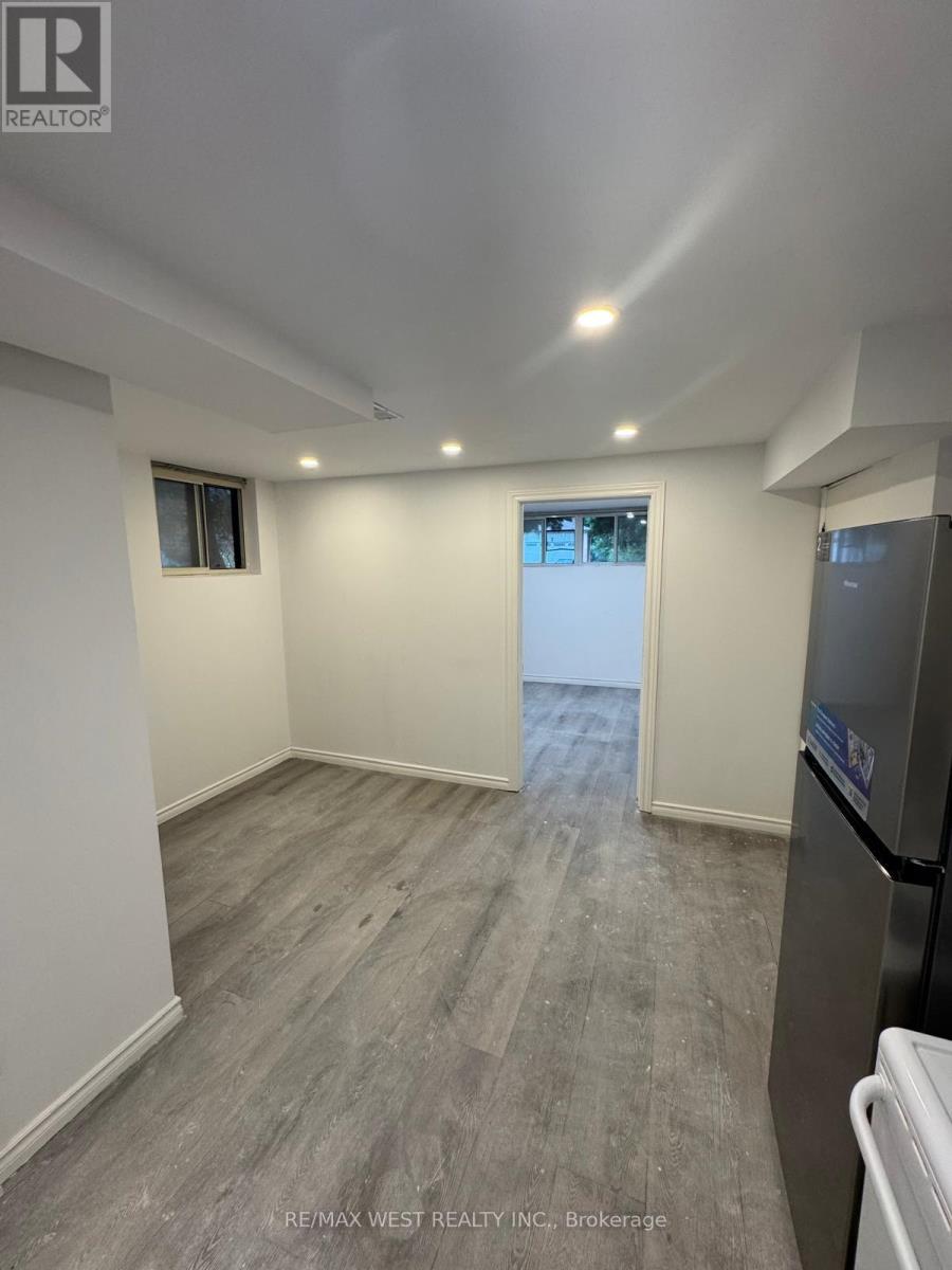 29 FULWELL CRESCENT - 34