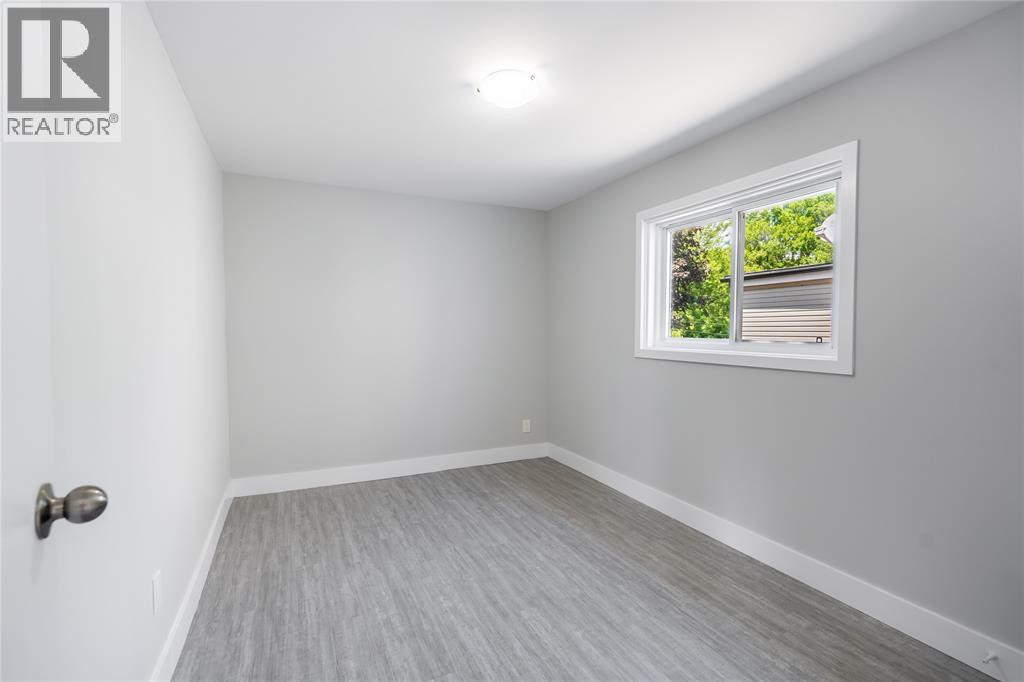 249 Vidal STREET South - 16