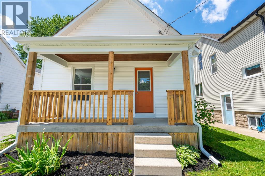 249 Vidal STREET South - 2