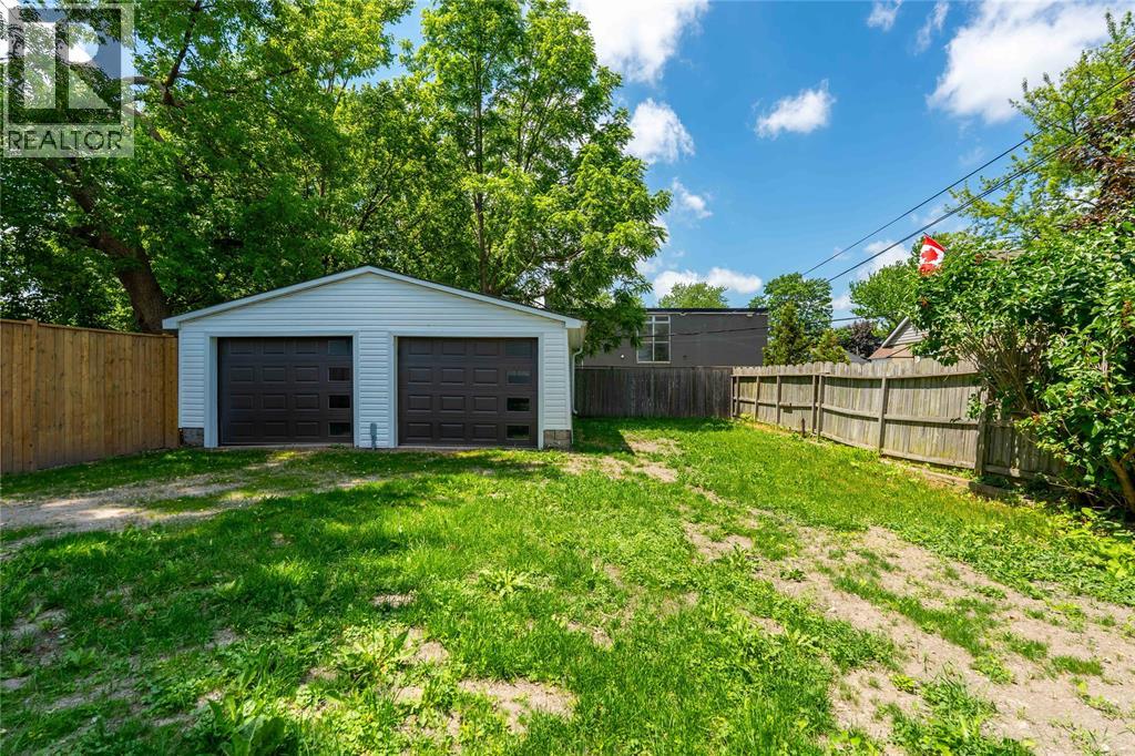 249 Vidal STREET South - 27