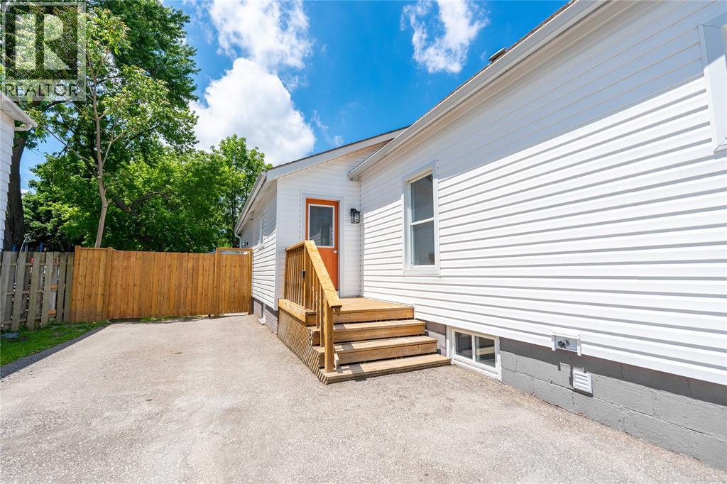 249 Vidal STREET South - 4