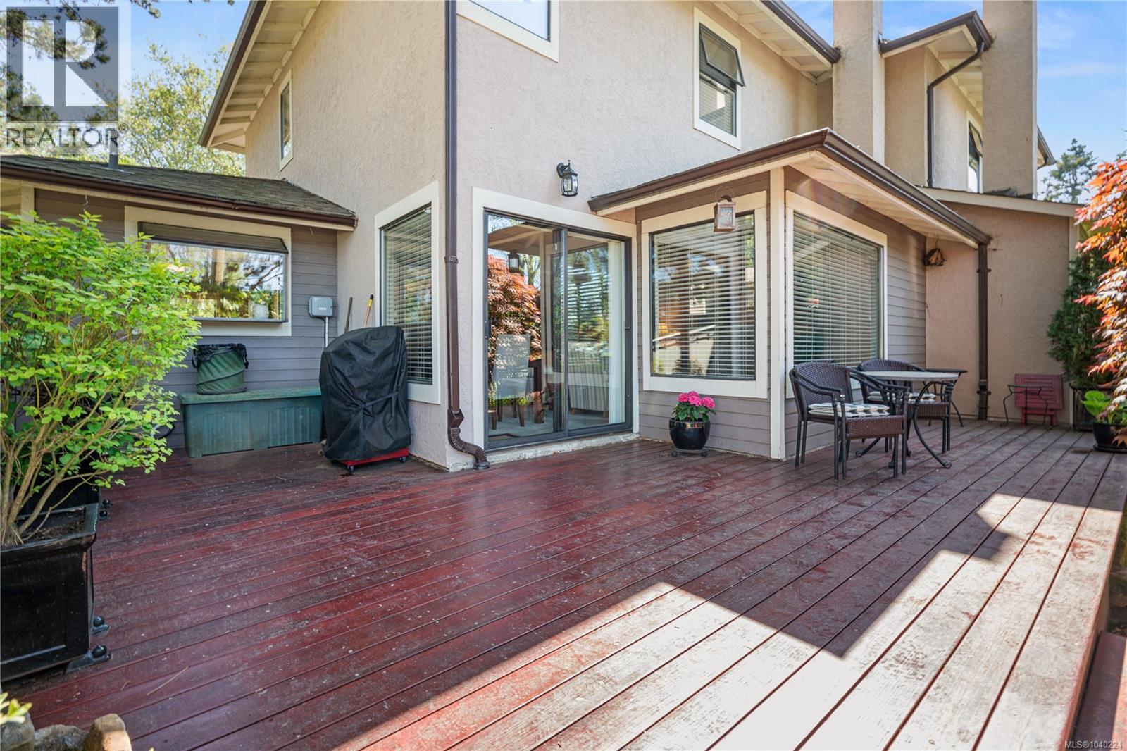 #18 1309 McKenzie Ave - 43