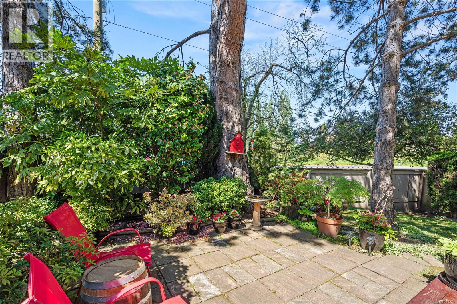 #18 1309 McKenzie Ave - 48
