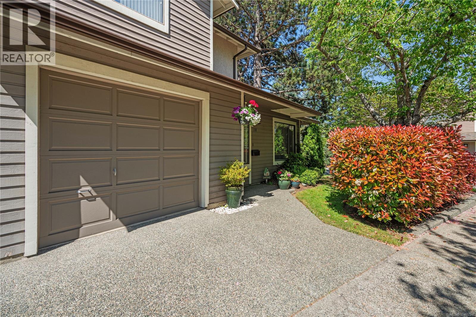 #18 1309 McKenzie Ave - 55