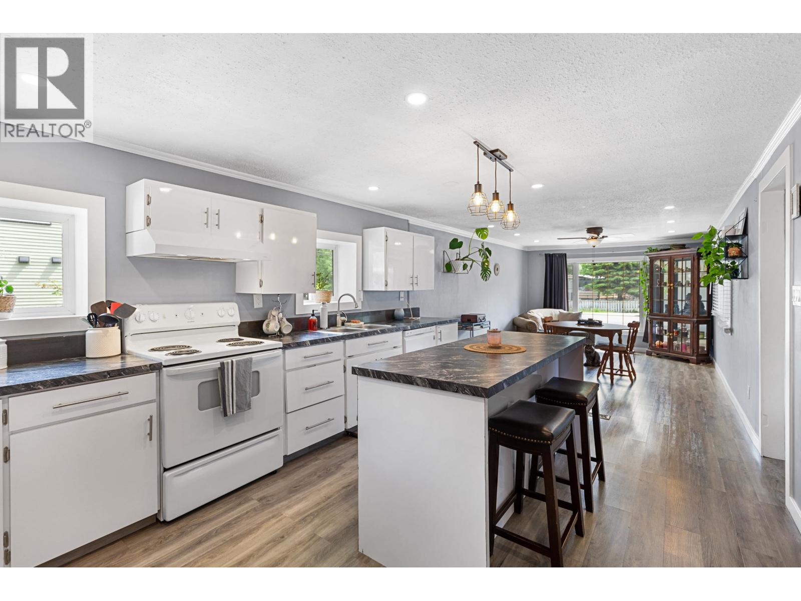 Photo 15 of 30 — 3596 EDEN DRIVE · Prince George, BC