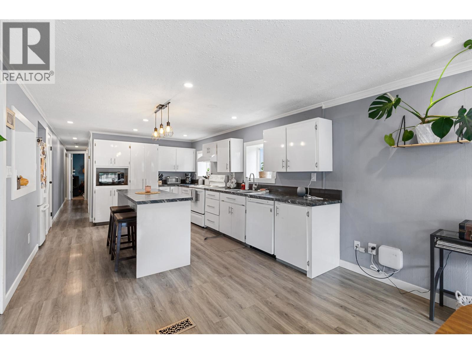 Photo 12 of 30 — 3596 EDEN DRIVE · Prince George, BC