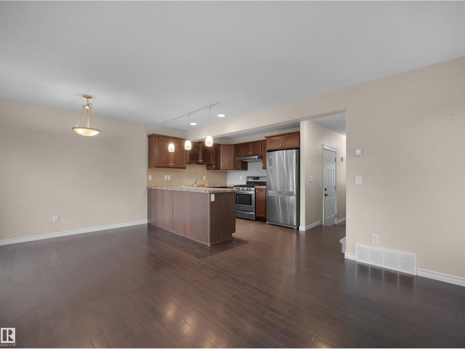 21316 45A Avenue NW NW - 12