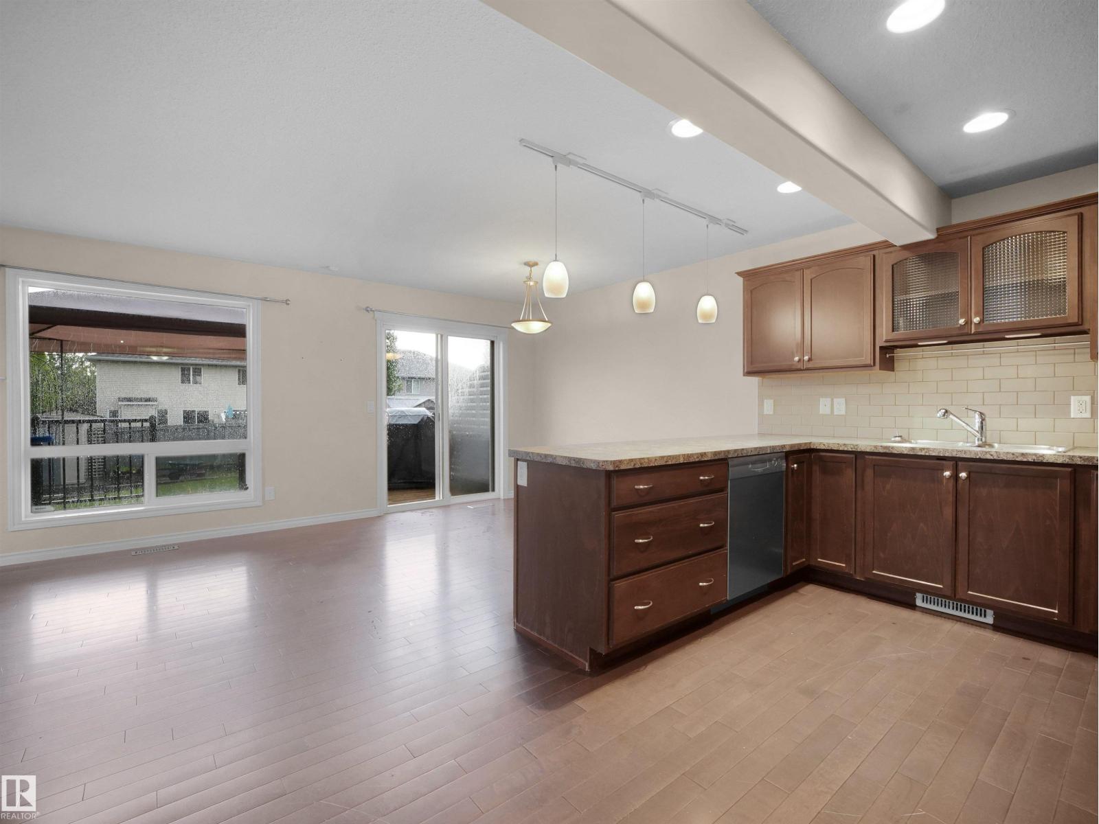 21316 45A Avenue NW NW - 5