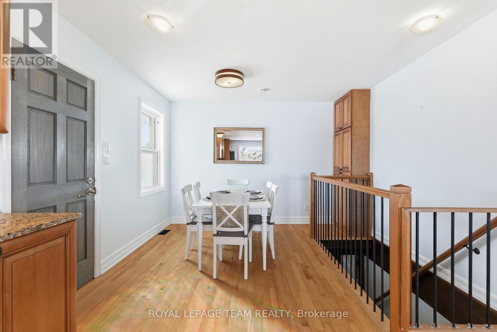 3246 ELIZABETH STREET - 11