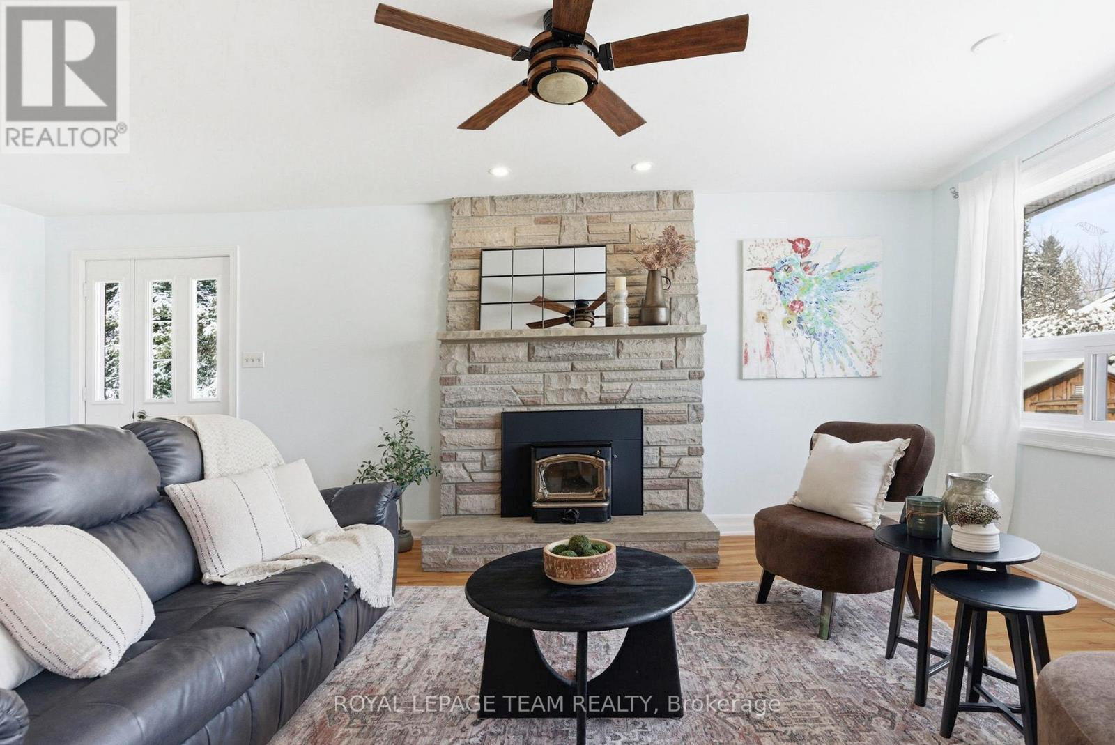 3246 ELIZABETH STREET - 12