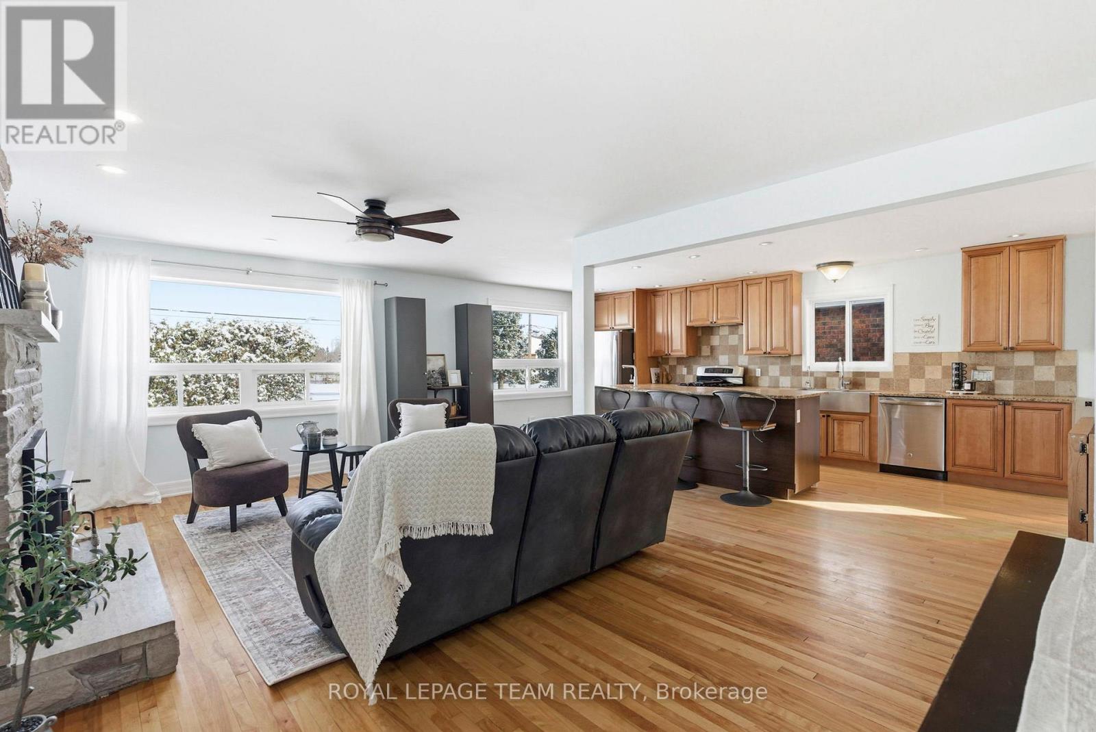 3246 ELIZABETH STREET - 14