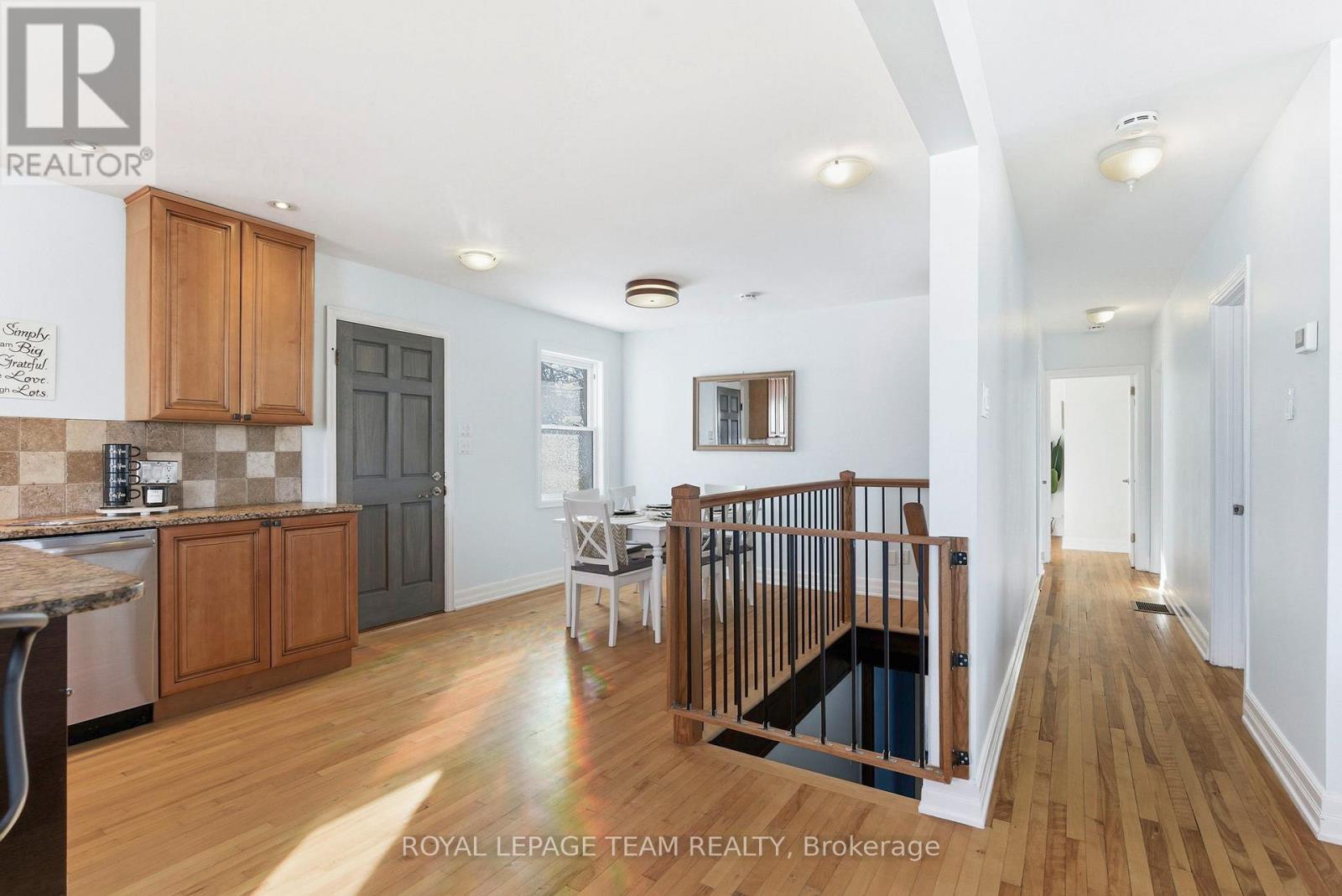 3246 ELIZABETH STREET - 15