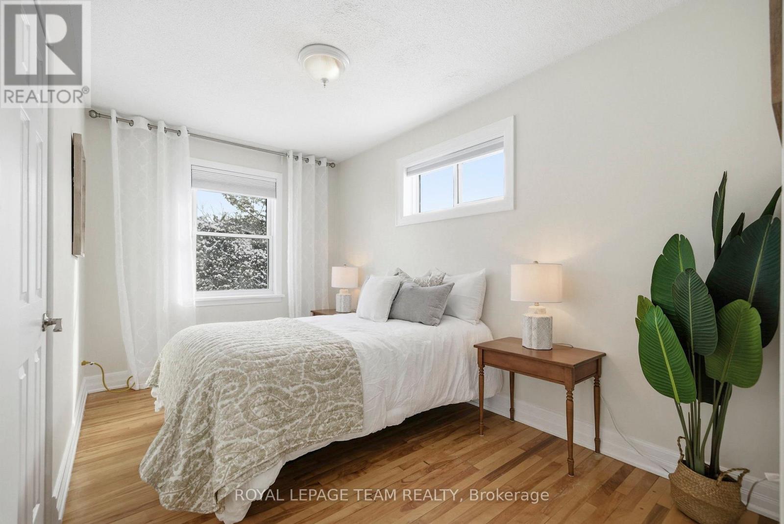 3246 ELIZABETH STREET - 16
