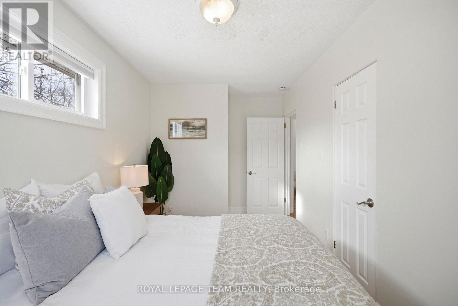 3246 ELIZABETH STREET - 17