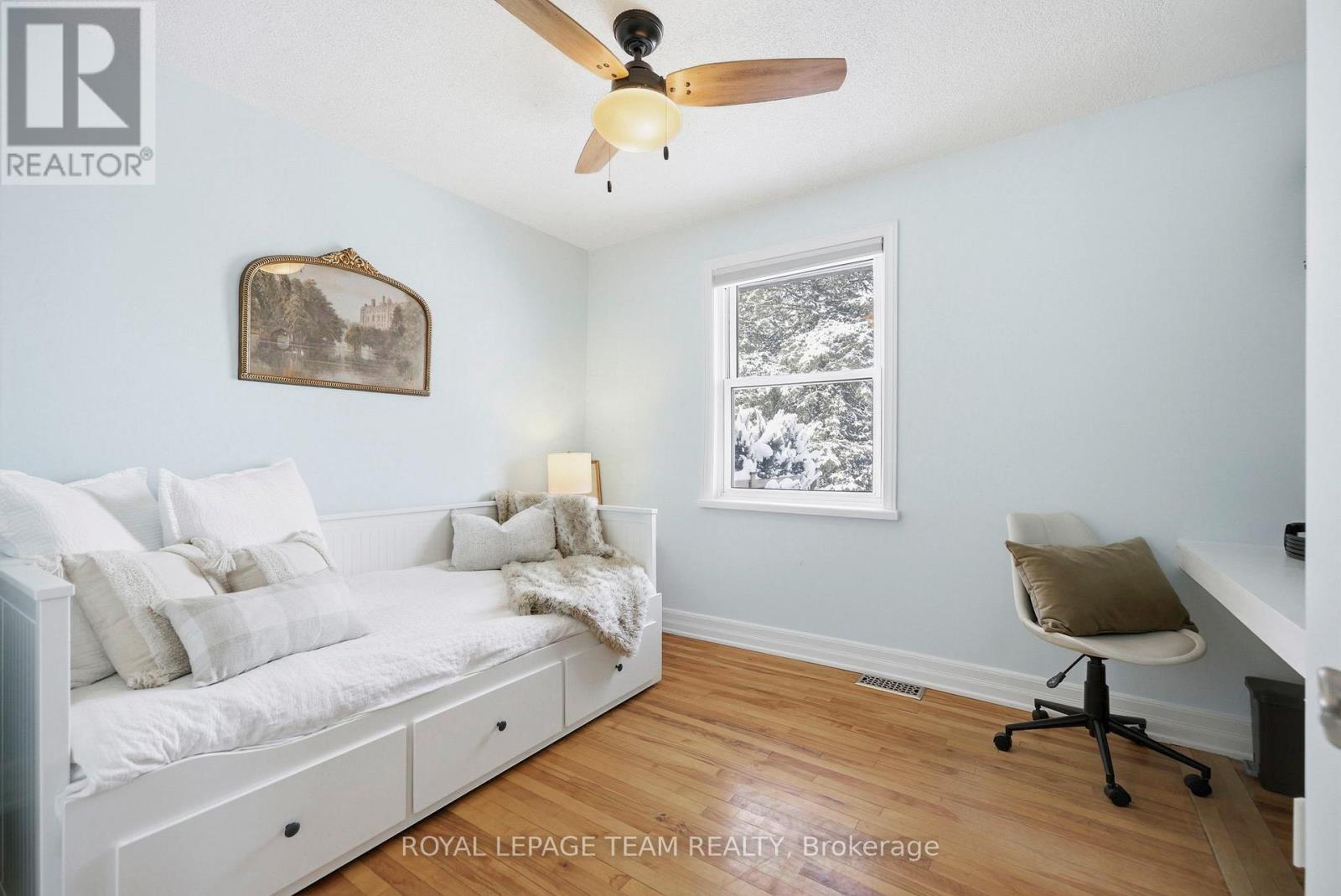 3246 ELIZABETH STREET - 18