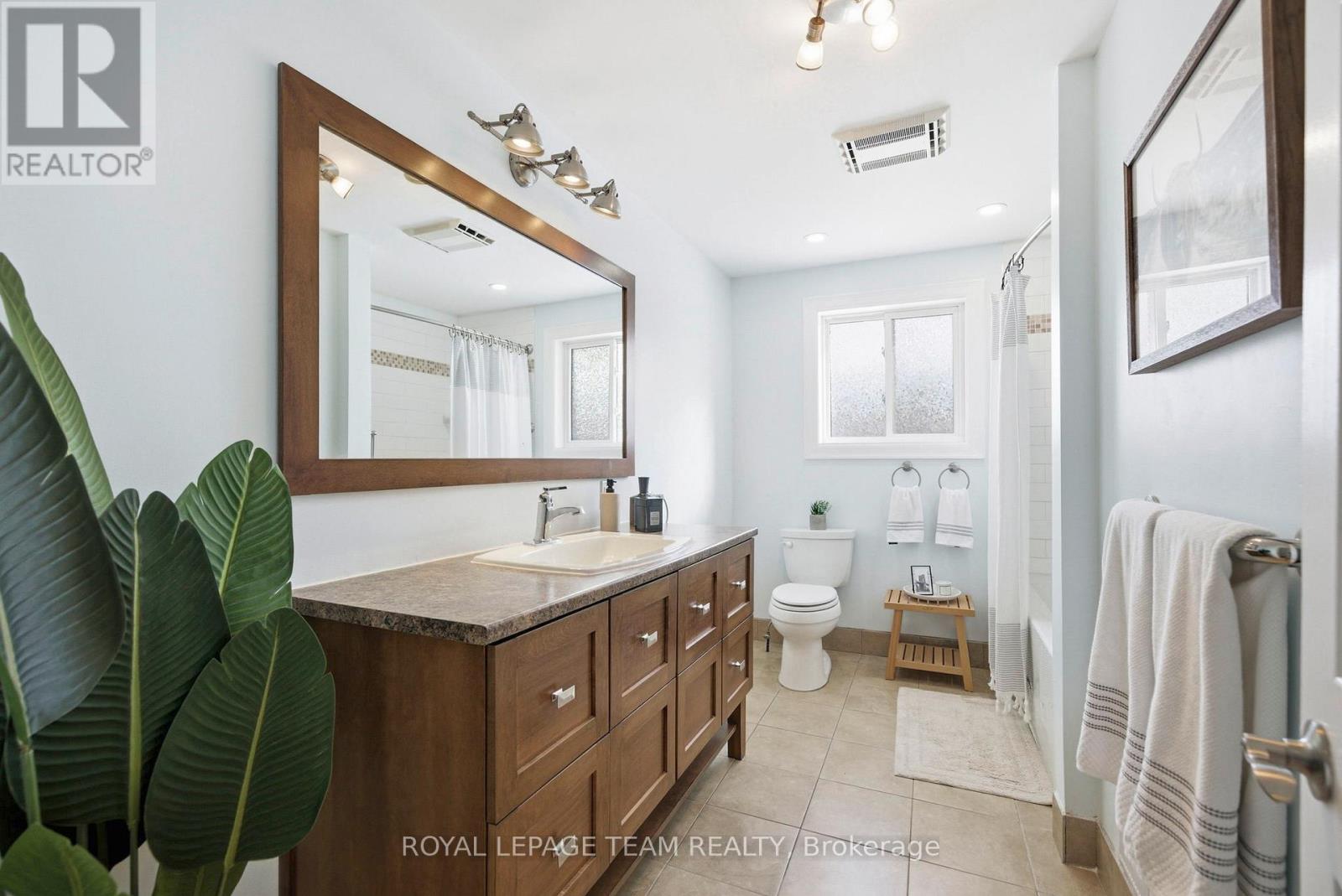 3246 ELIZABETH STREET - 20