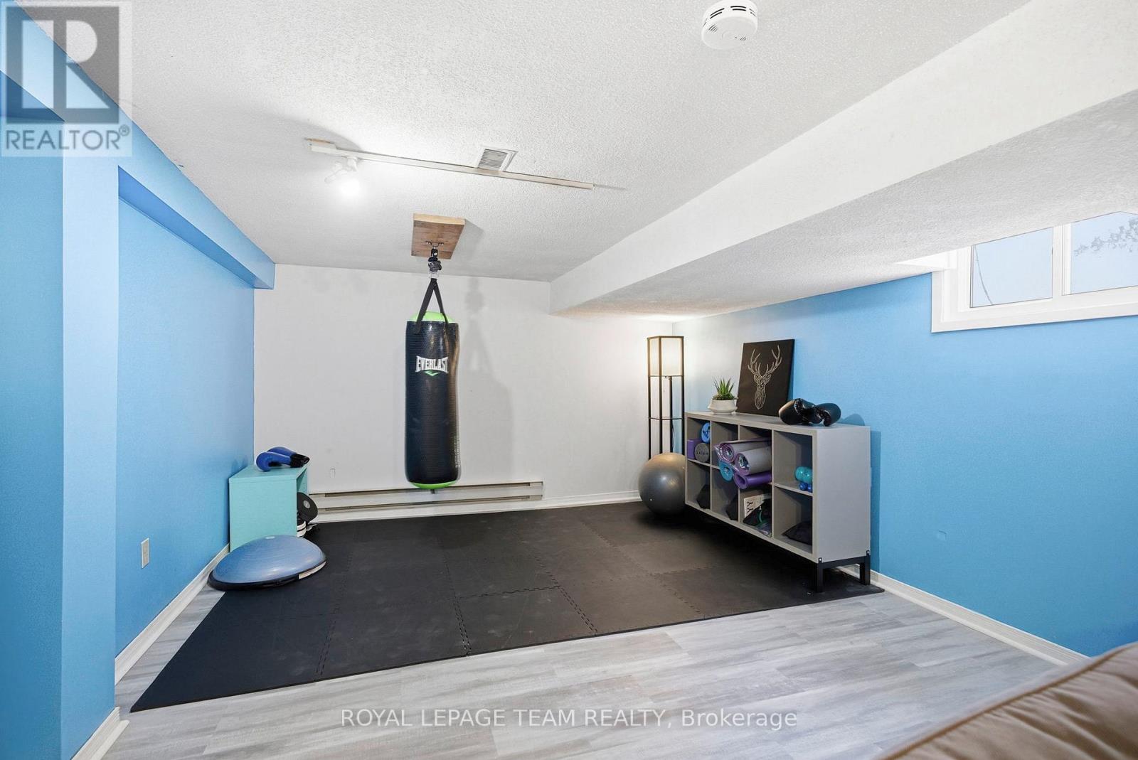 3246 ELIZABETH STREET - 25