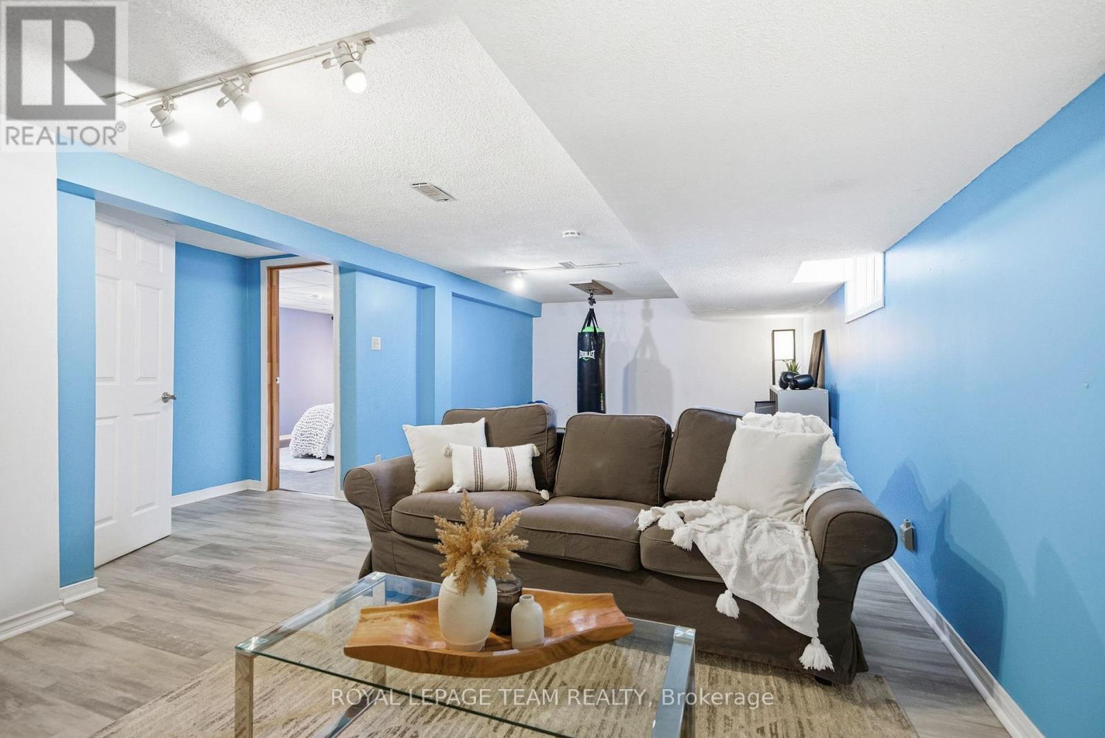 3246 ELIZABETH STREET - 27