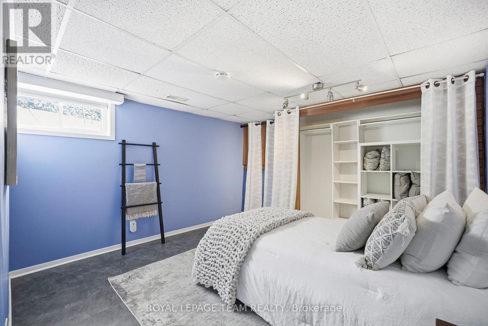 3246 ELIZABETH STREET - 29