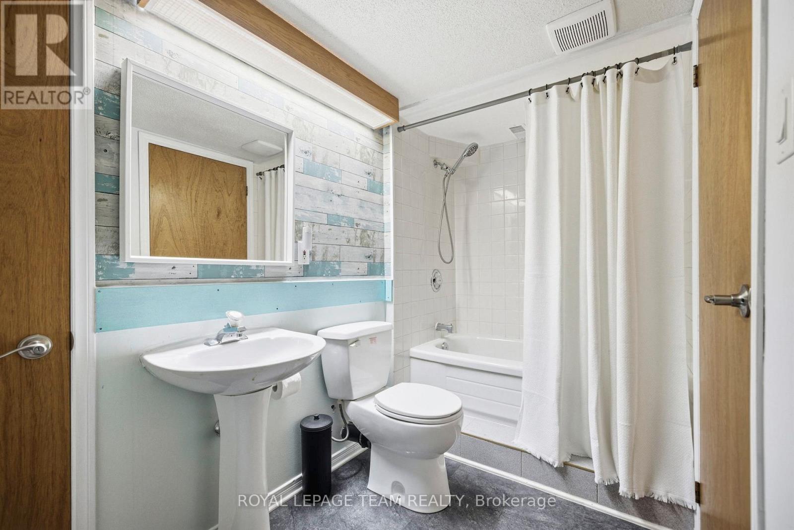 3246 ELIZABETH STREET - 30