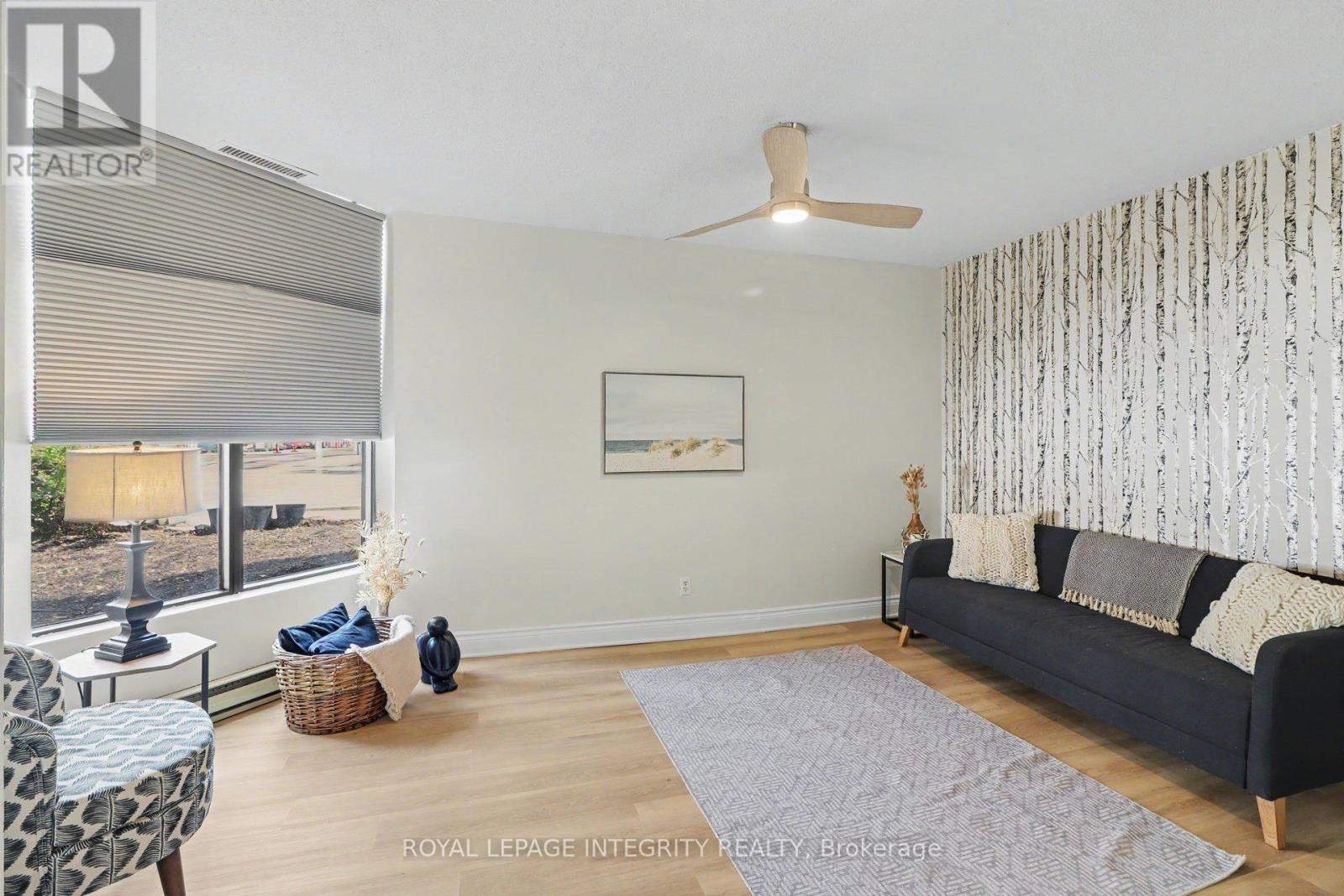 #102 200 BAY STREET S - 9