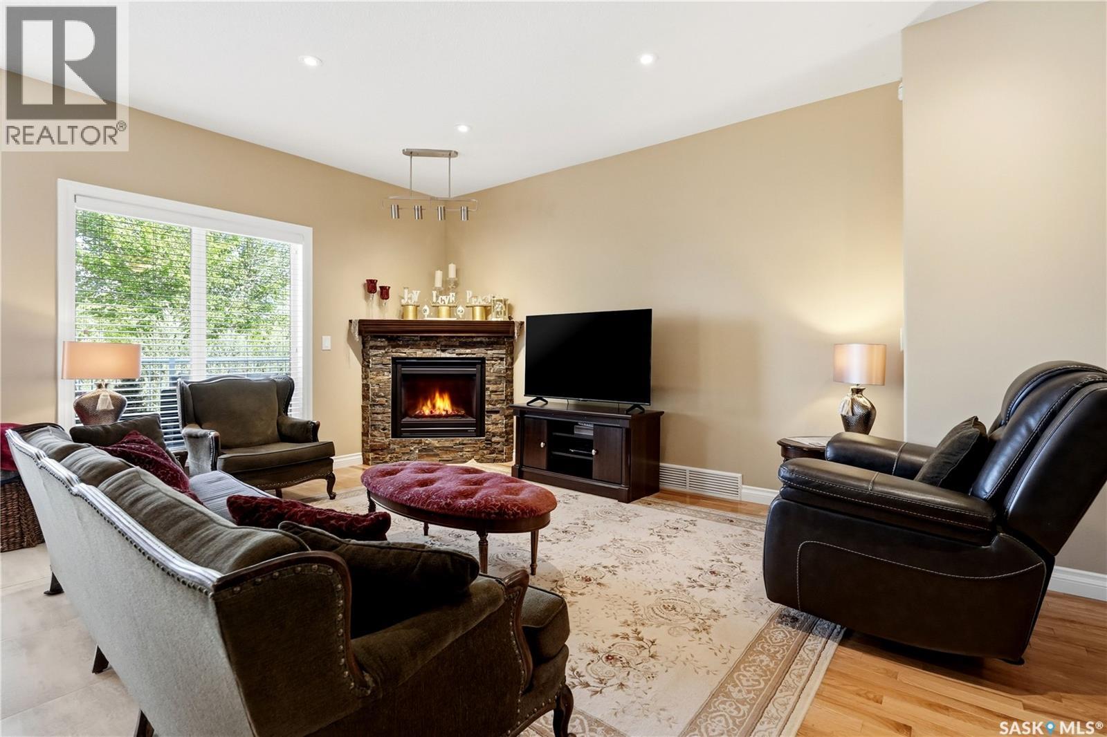 4501 Bergamot BAY E - 24