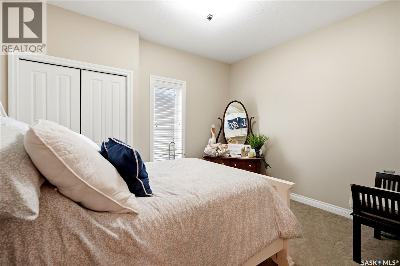 4501 Bergamot BAY E - 33