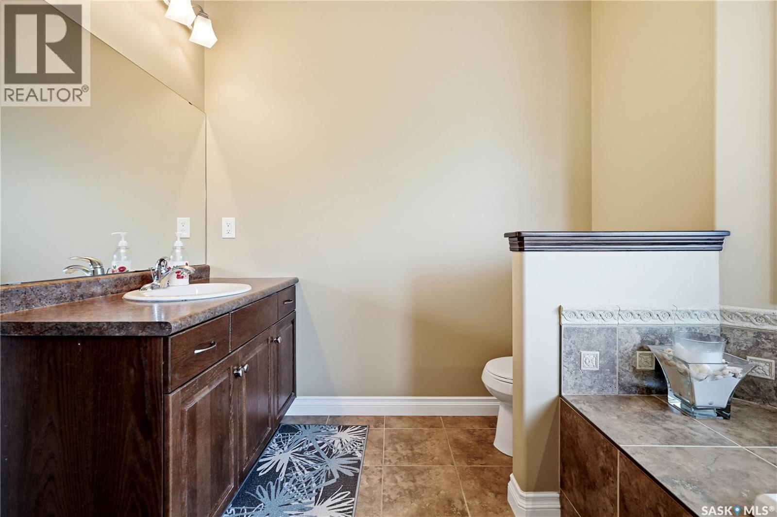 4501 Bergamot BAY E - 36