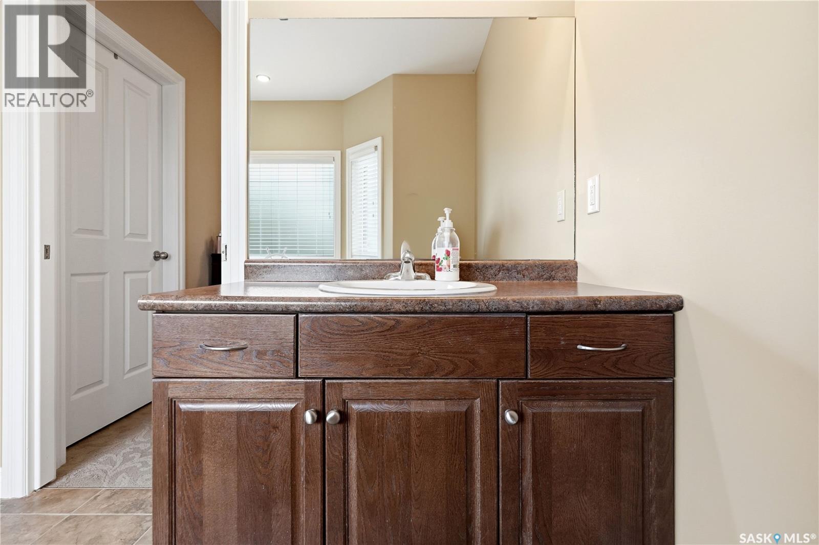 4501 Bergamot BAY E - 37