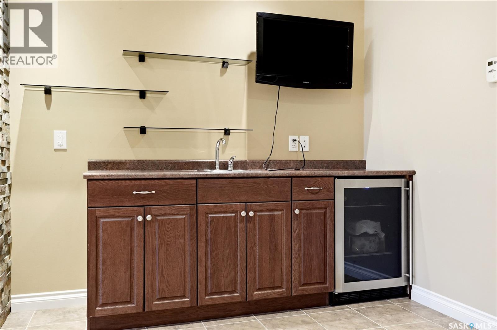 4501 Bergamot BAY E - 46