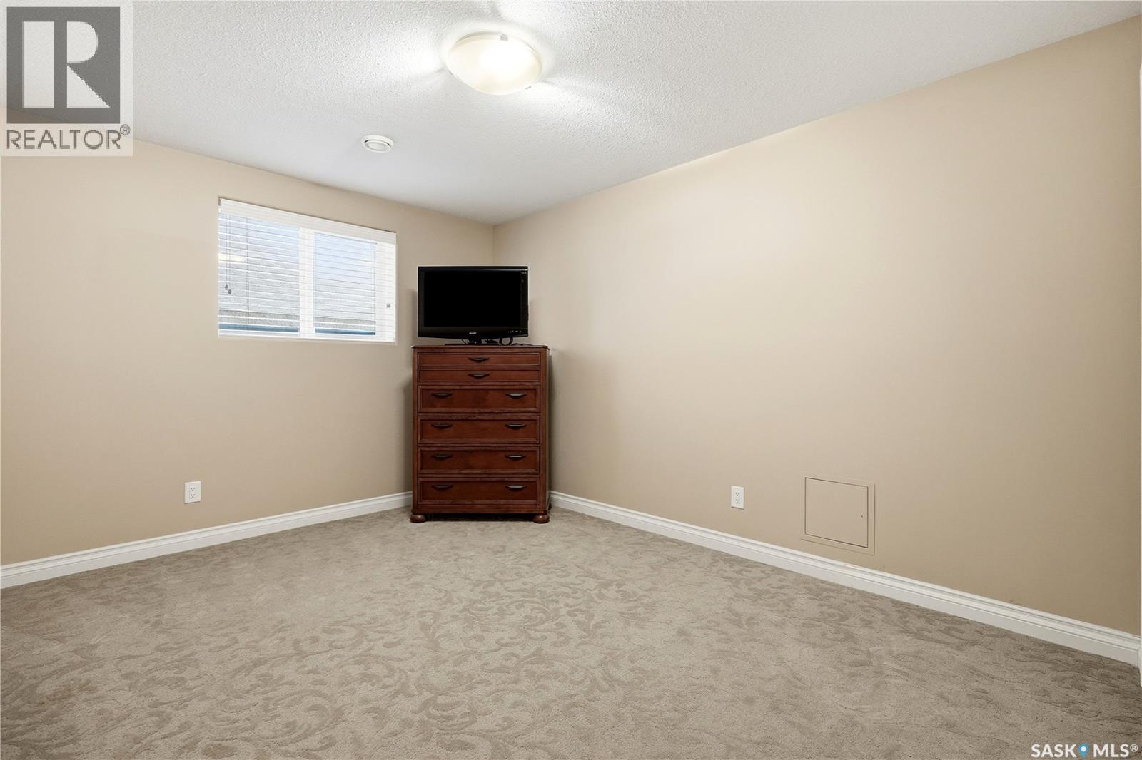 4501 Bergamot BAY E - 54