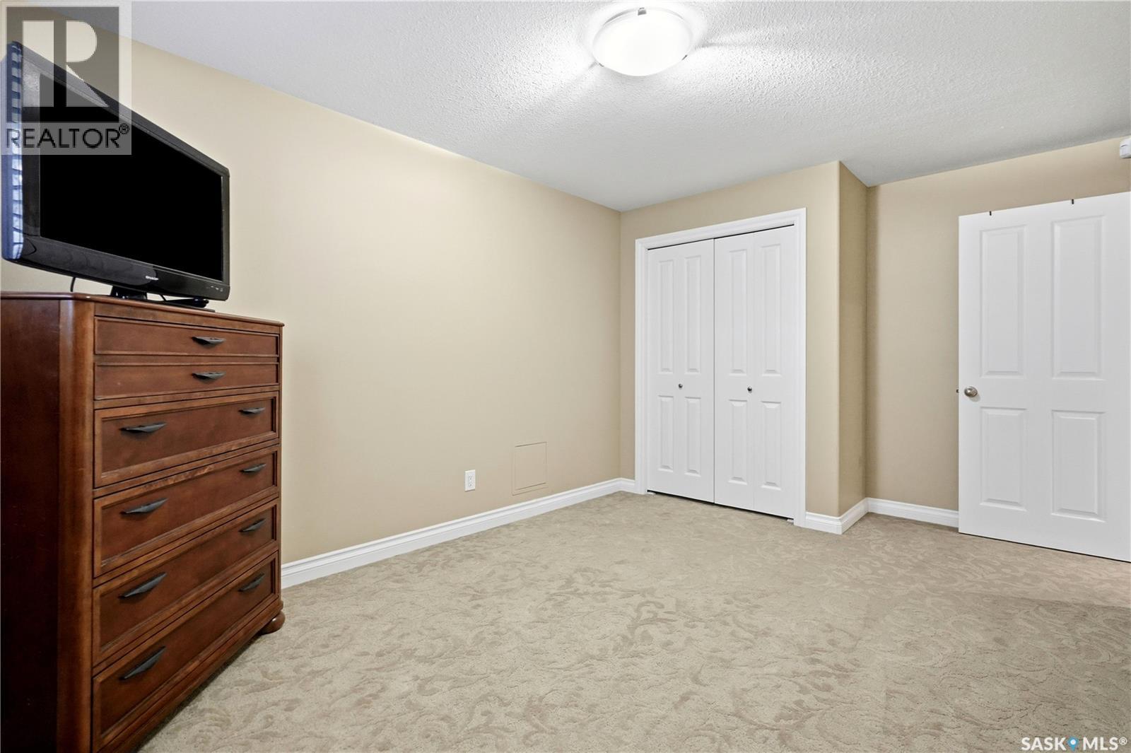 4501 Bergamot BAY E - 55
