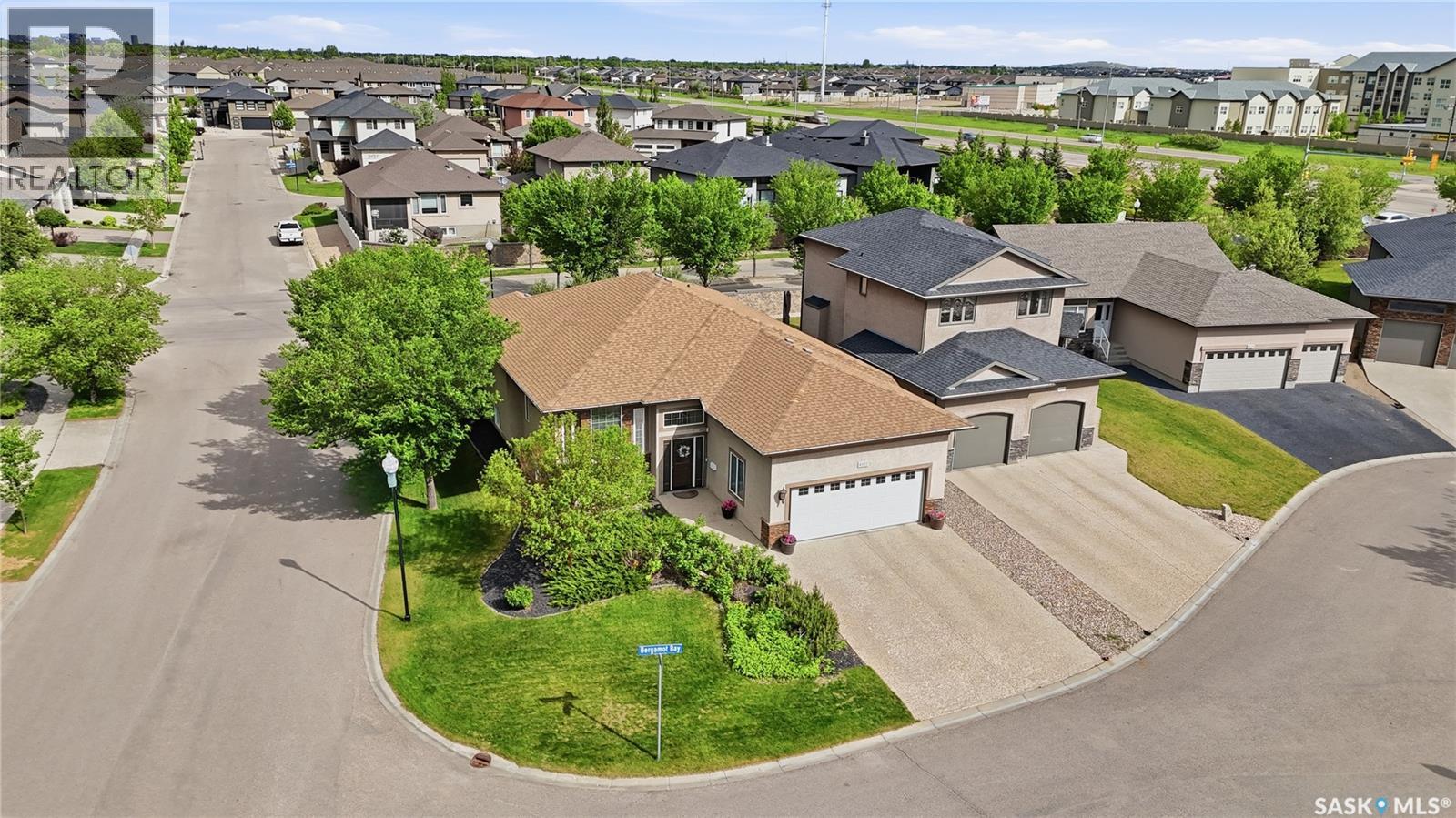 4501 Bergamot BAY E - 70