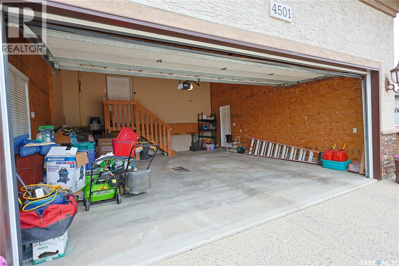 4501 Bergamot BAY E - 73