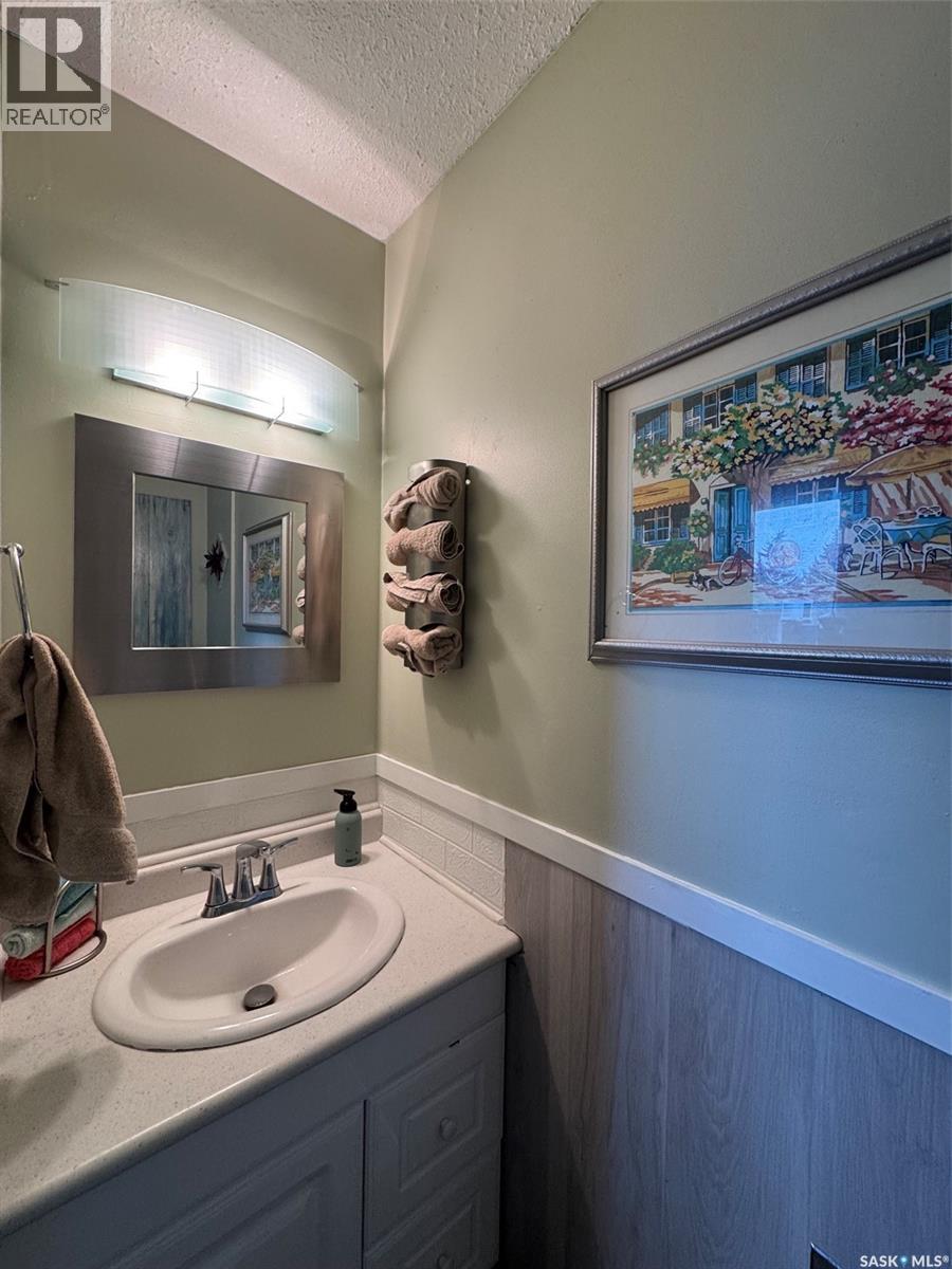207 Railway AVENUE — photo 18