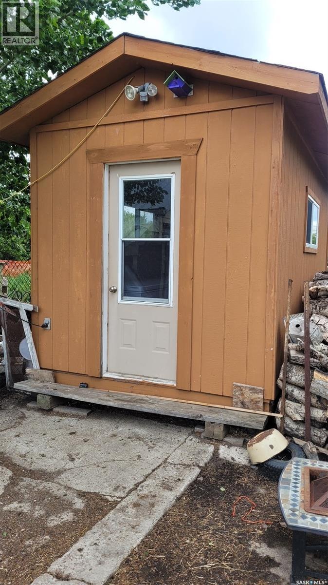 207 Railway AVENUE — photo 26