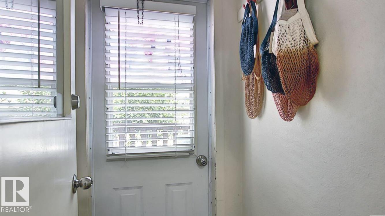 10017 113 ST NW - 25