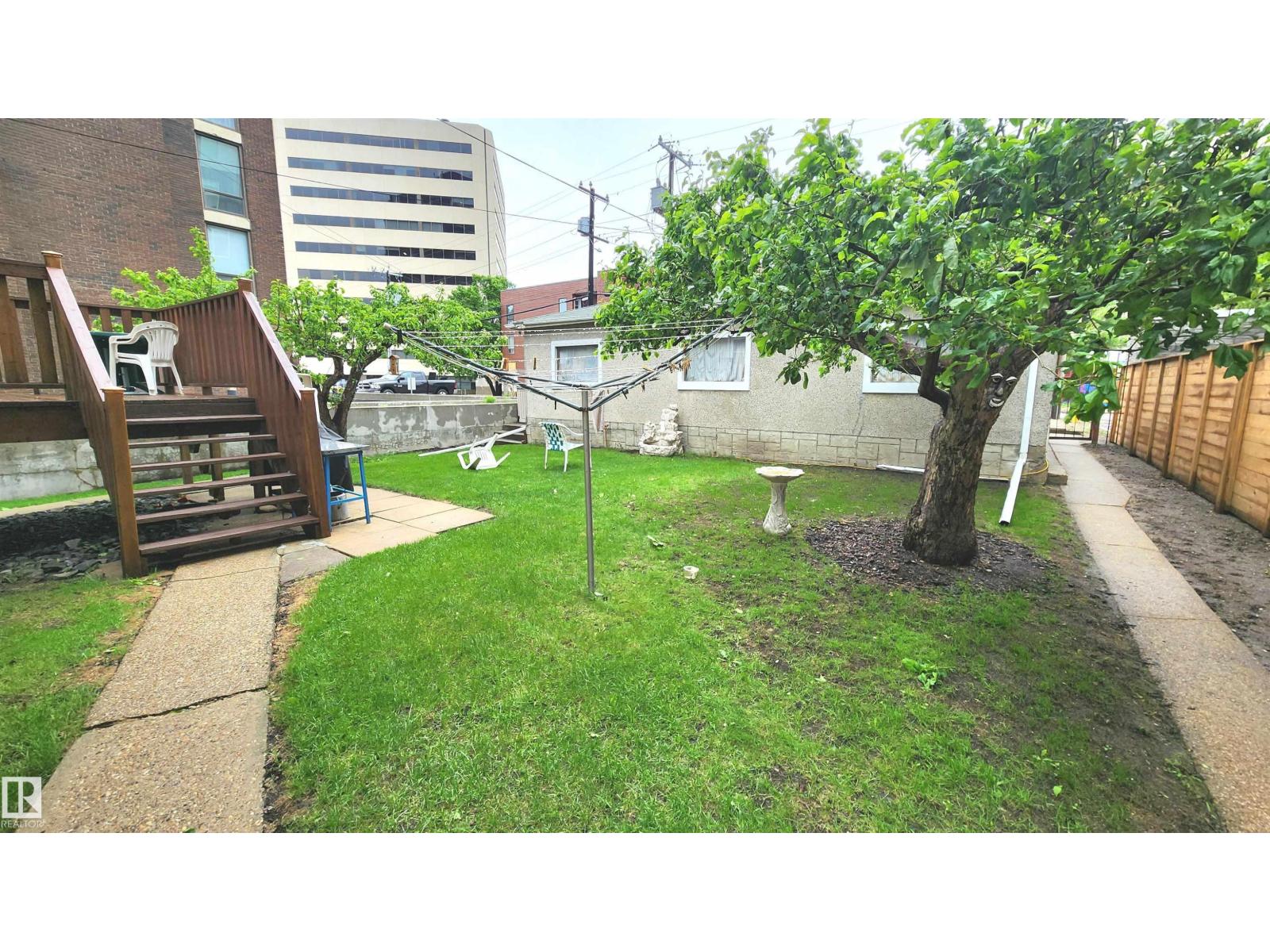 10017 113 ST NW - 3