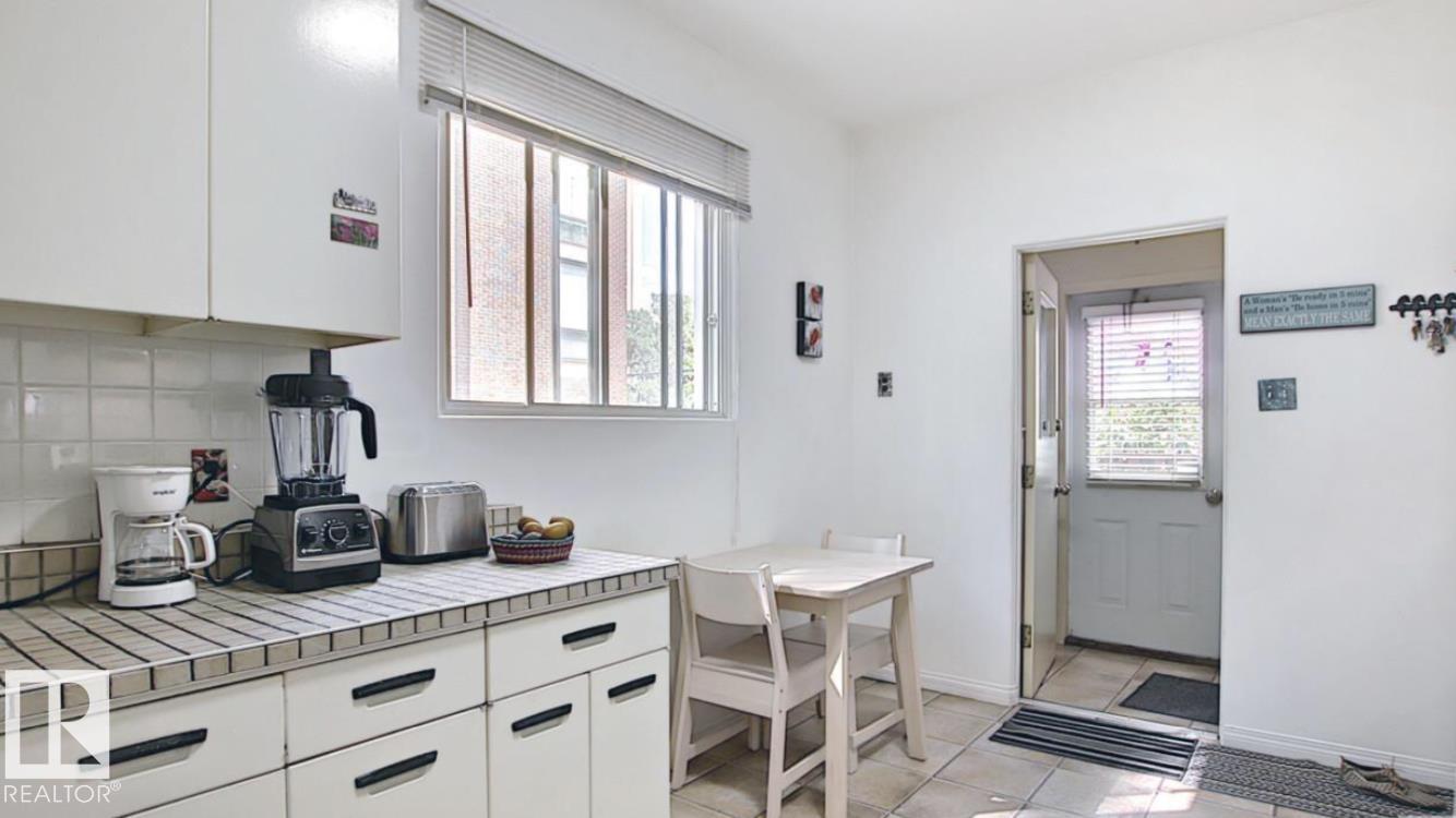 10017 113 ST NW - 18