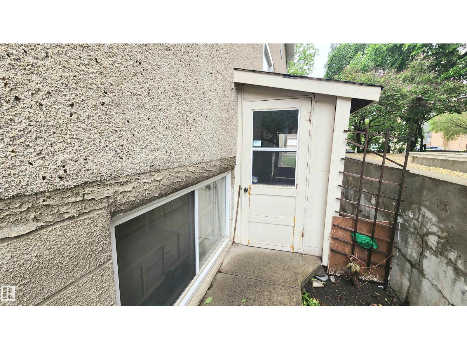 10017 113 ST NW - 9
