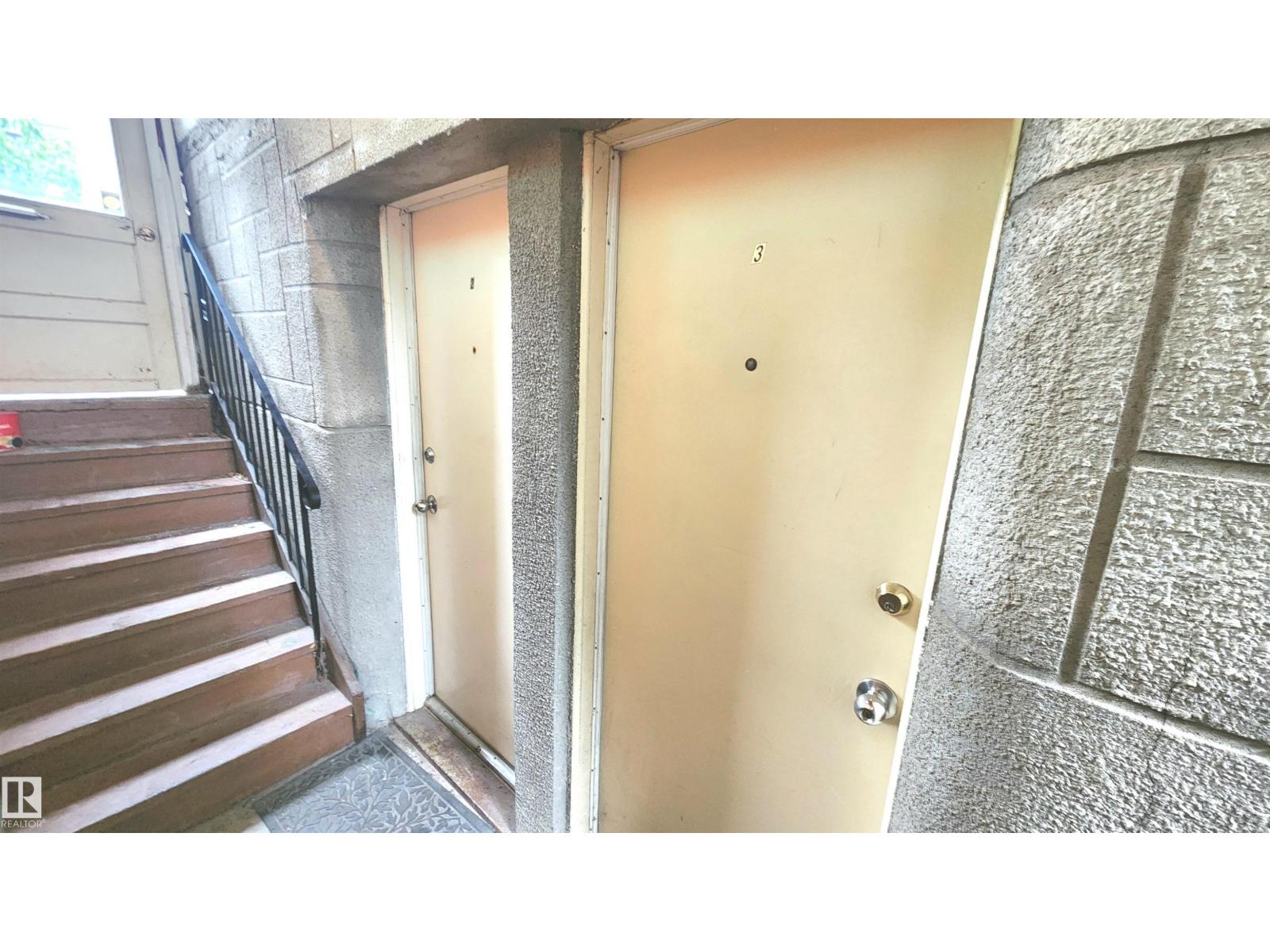 10017 113 ST NW - 7