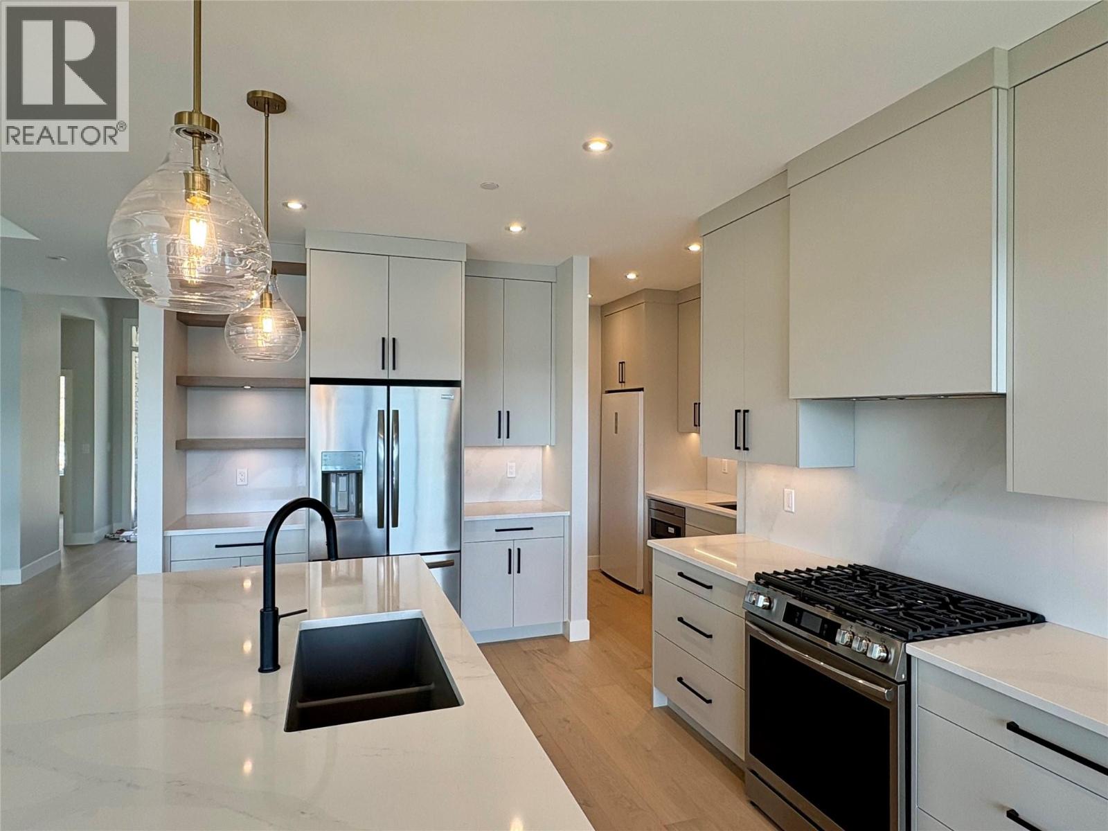  8828 Oxford Road, Vernon
