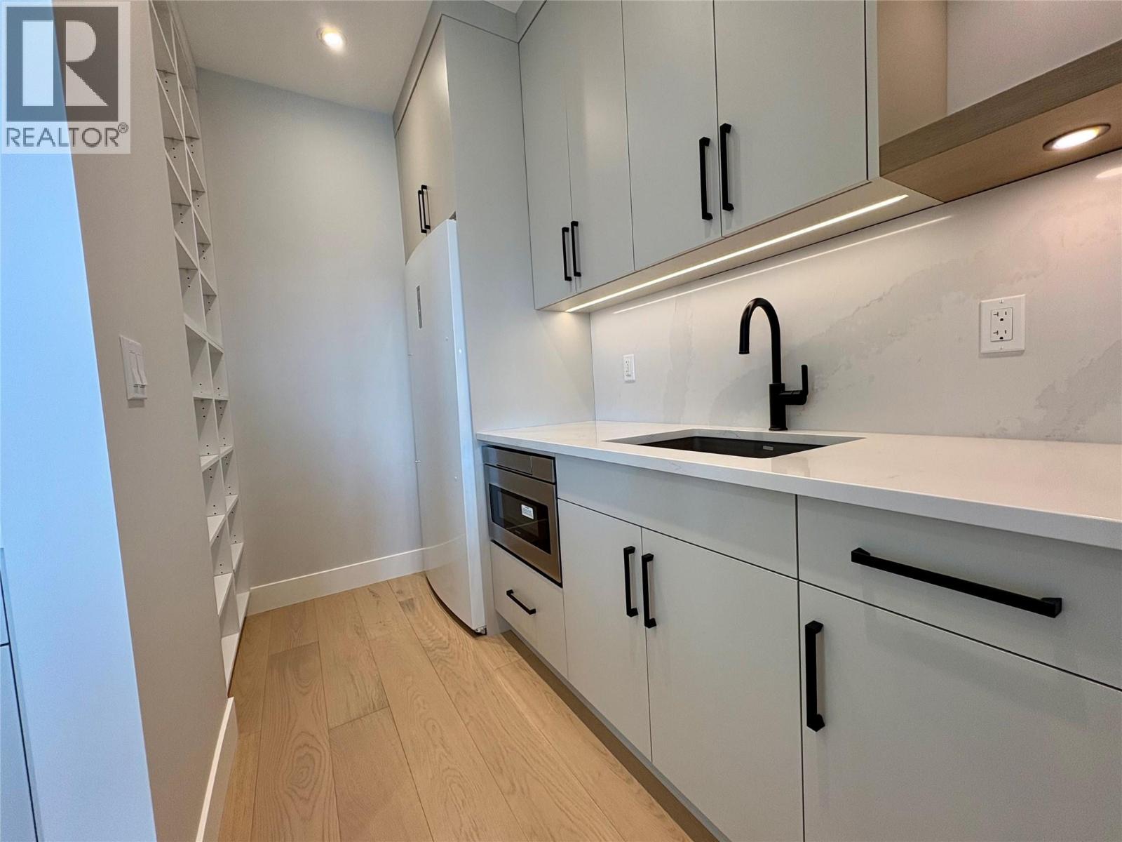  8828 Oxford Road, Vernon