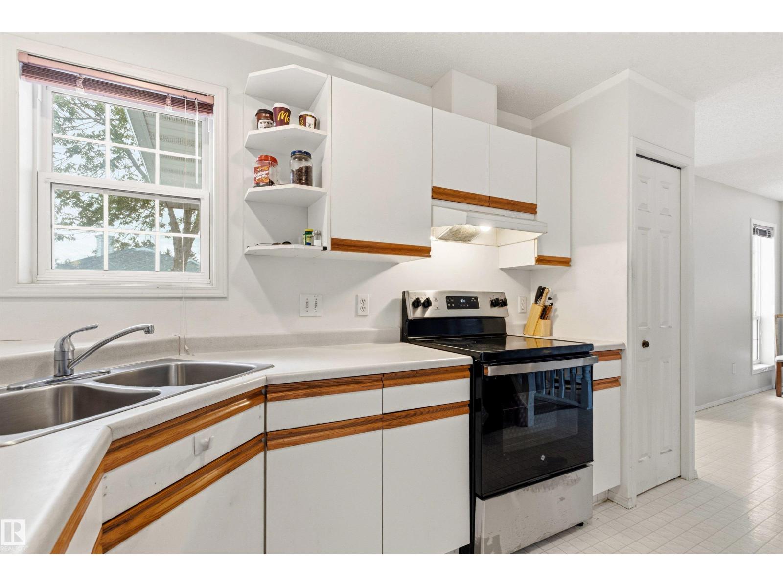 #12 3311 58 ST NW - 14